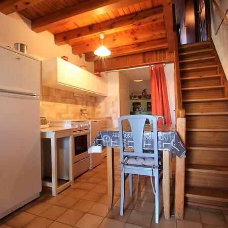 Confortable En Hameau Calme Pres Du Puy En Velay - 2 Chambres, Equipement Bebe, Terrain Ferme - Fr-1-582-141 Semesterbostad Lantriac