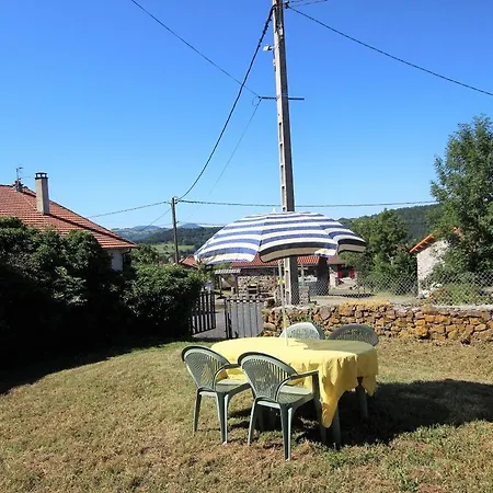 Confortable En Hameau Calme Pres Du Puy En Velay - 2 Chambres, Equipement Bebe, Terrain Ferme - Fr-1-582-141