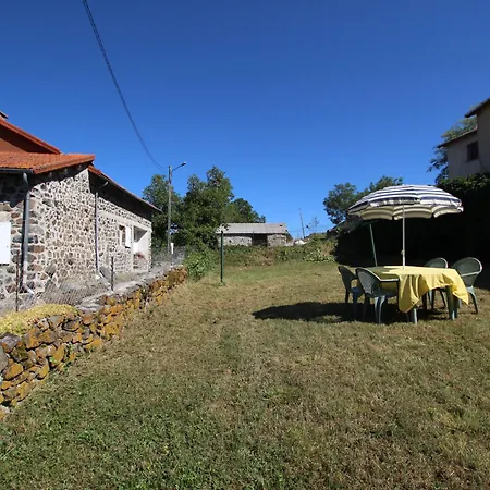 Confortable En Hameau Calme Pres Du Puy En Velay - 2 Chambres, Equipement Bebe, Terrain Ferme - Fr-1-582-141 *