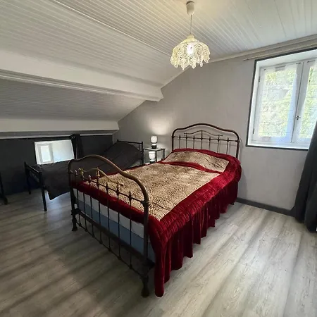 Confortable En Hameau Calme Pres Du Puy En Velay - 2 Chambres, Equipement Bebe, Terrain Ferme - Fr-1-582-141 Lantriac