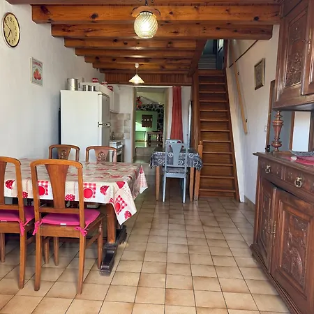 Confortable En Hameau Calme Pres Du Puy En Velay - 2 Chambres, Equipement Bebe, Terrain Ferme - Fr-1-582-141 Semesterbostad