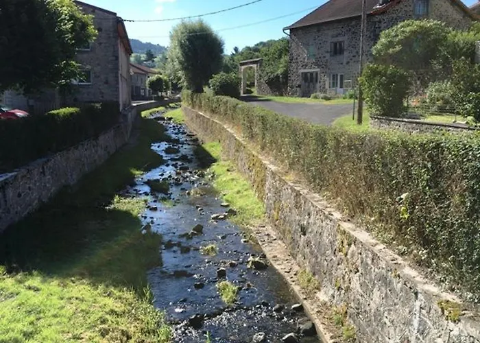 Prázdninový dům Confortable En Hameau Calme Pres Du Puy En Velay - 2 Chambres, Equipement Bebe, Terrain Ferme - Fr-1-582-141