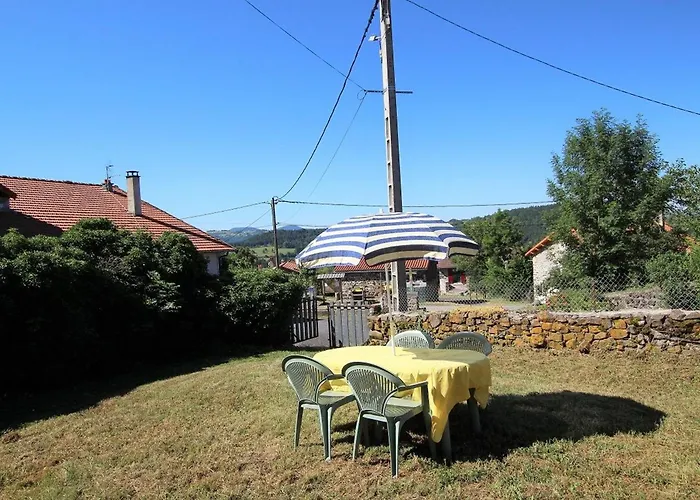 Confortable En Hameau Calme Pres Du Puy En Velay - 2 Chambres, Equipement Bebe, Terrain Ferme - Fr-1-582-141